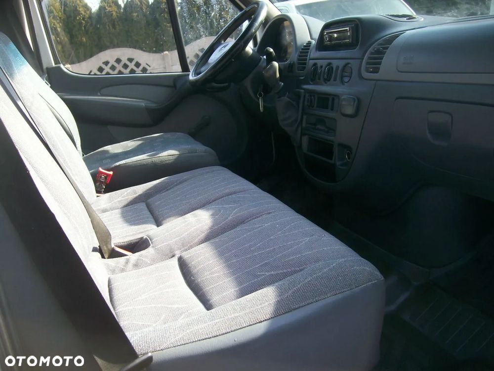 Mercedes-Benz Sprinter - 12