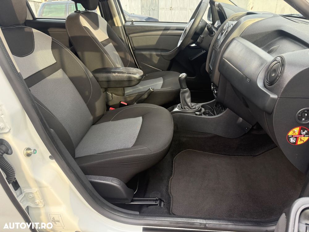 Dacia Duster 1.6 SCe Essential - 15