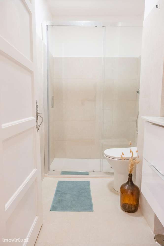 Quarto - localizado em Roma-Areeiro Lisbon - Grande imagem: 2/11