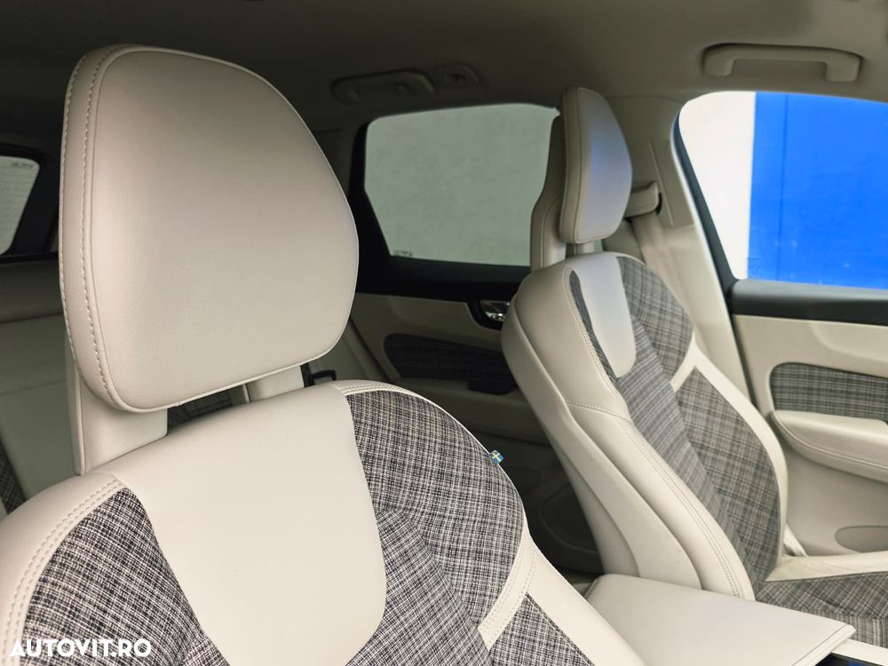 Volvo XC 60 D4 AWD Momentum - 37