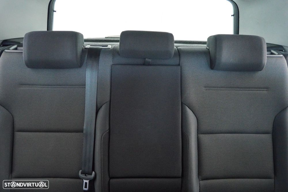 VW Golf 1.6 TDI Confortline - 12