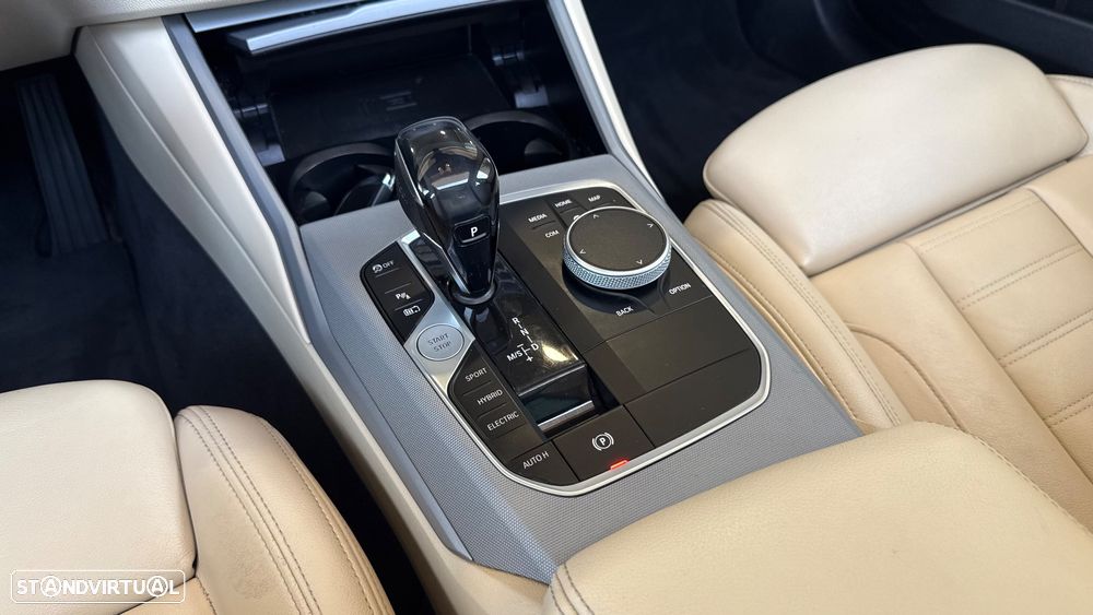 BMW 330 e Line Luxury Auto - 23