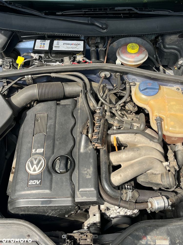 Volkswagen Passat 1.8 - 30