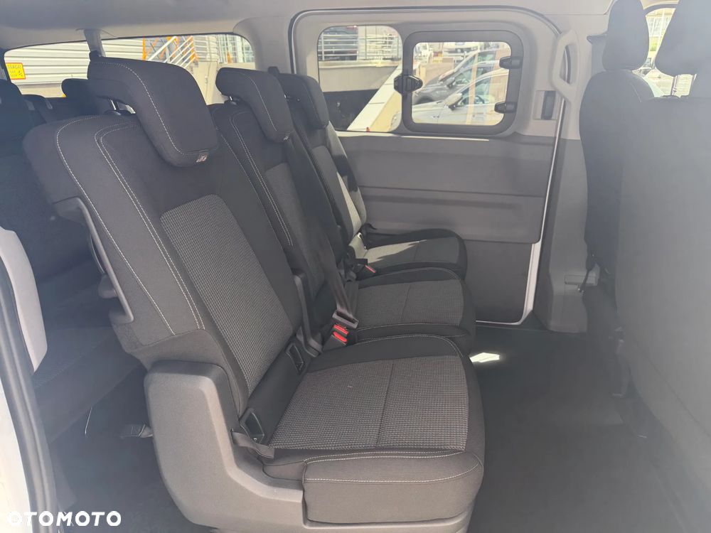 Volkswagen Transporter Kombi L2H1 M1 - 11