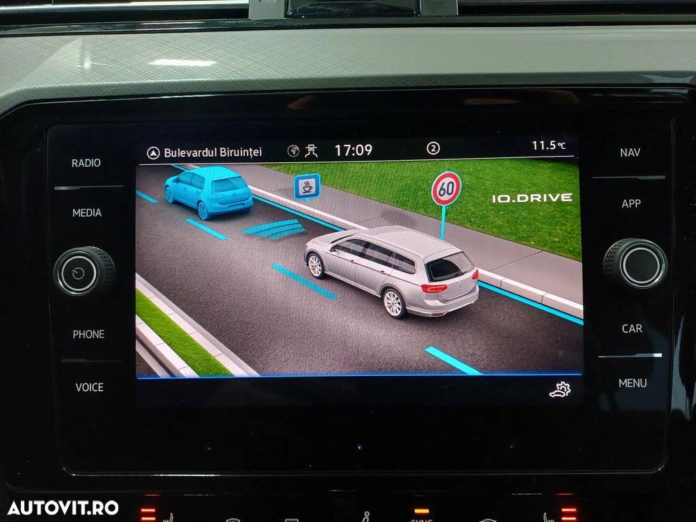 Volkswagen Passat Variant 2.0 TDI DSG Comfortline - 25