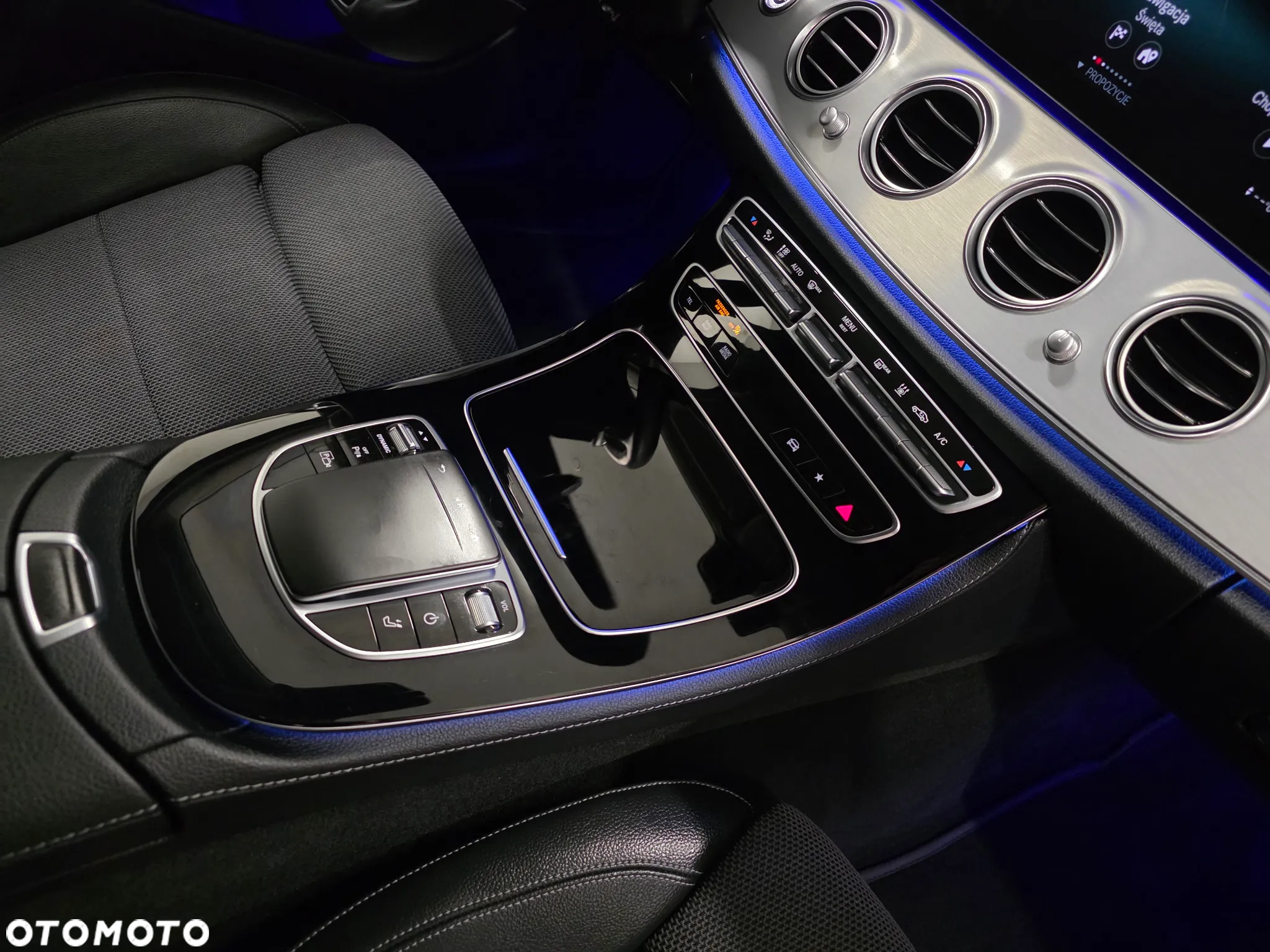 Mercedes-Benz Klasa E 220 d 4Matic 9G-TRONIC AMG Line - 21