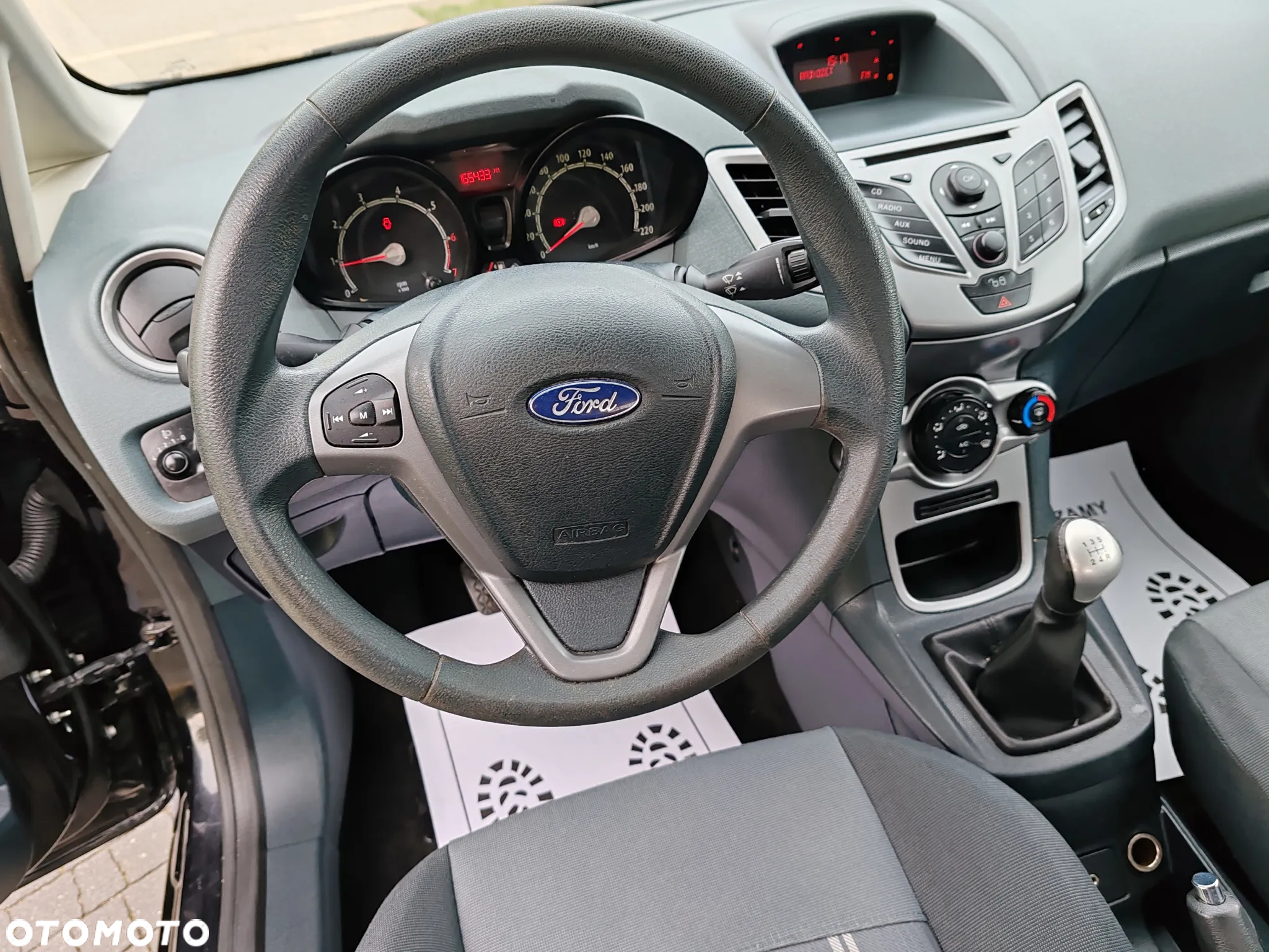 Ford Fiesta - 24