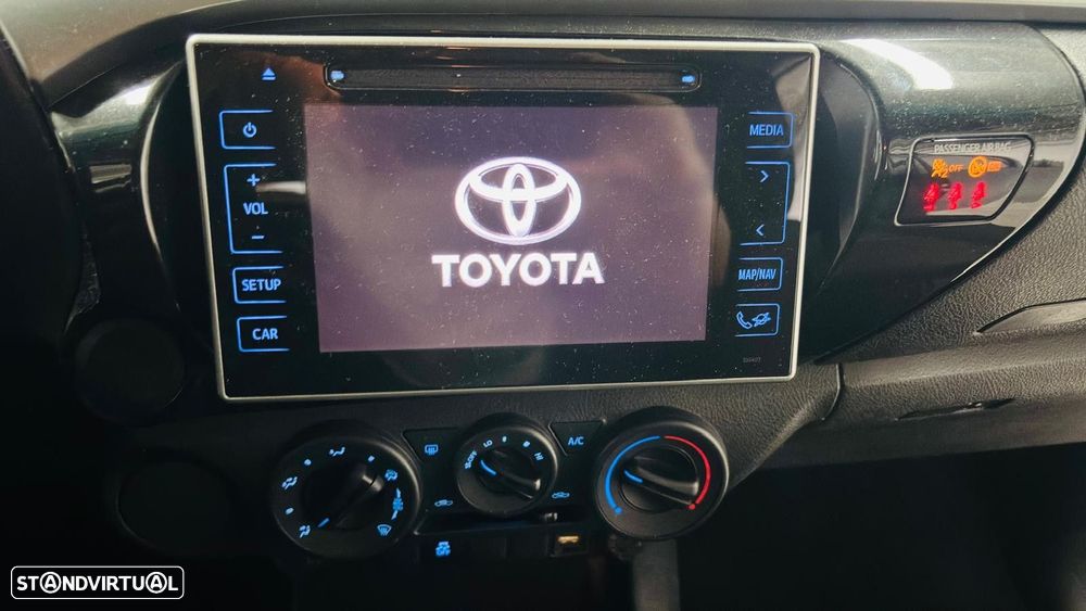 Toyota Hilux 2.4 D-4D 2WD CD Tracker - 14