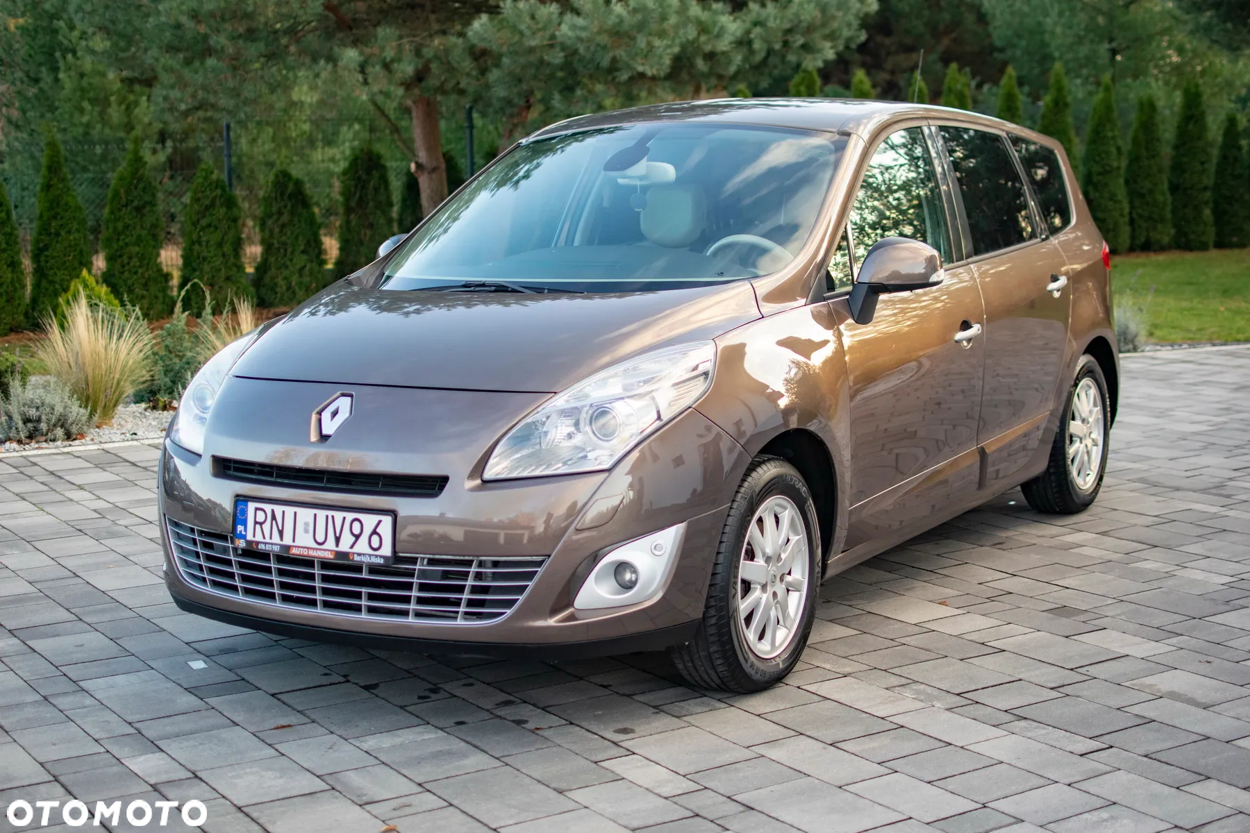 Renault Grand Scenic - 22
