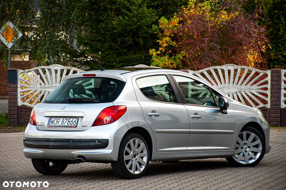 Peugeot 207 150 Turbo Platinum - 24