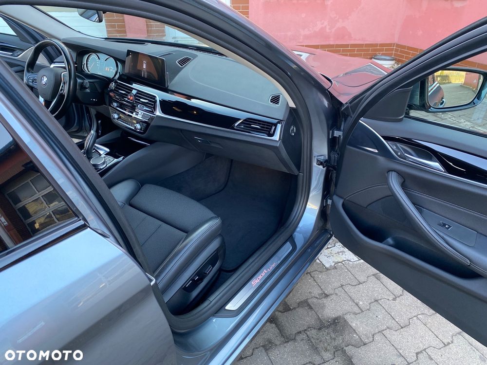 BMW Seria 5 520d xDrive Sport Line - 9