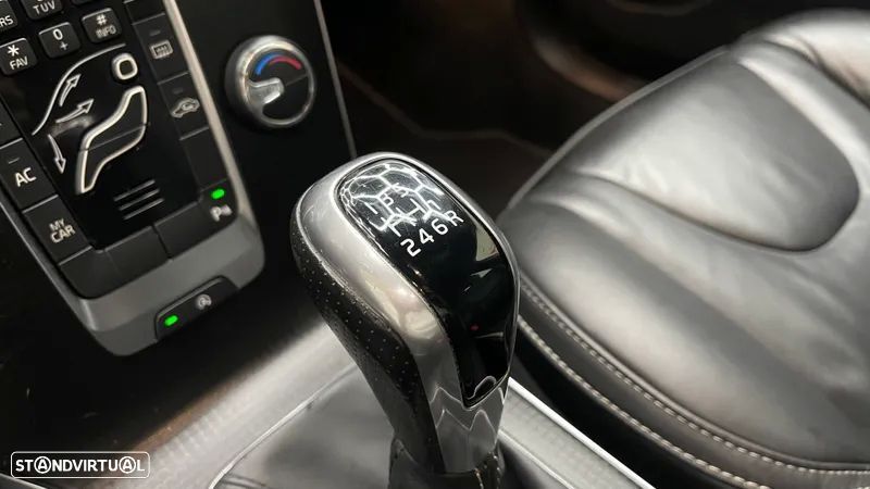 Volvo V40 2.0 D2 R-Design - 25