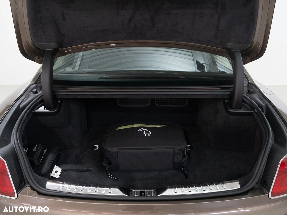 Bentley Flying Spur V8 PHEV Mulliner - 26