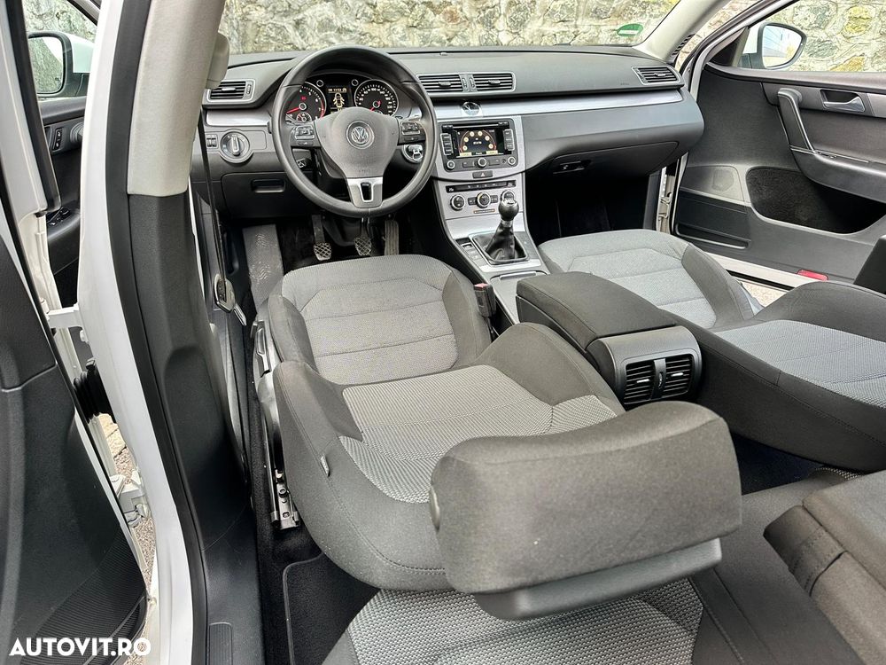 Volkswagen Passat - 19