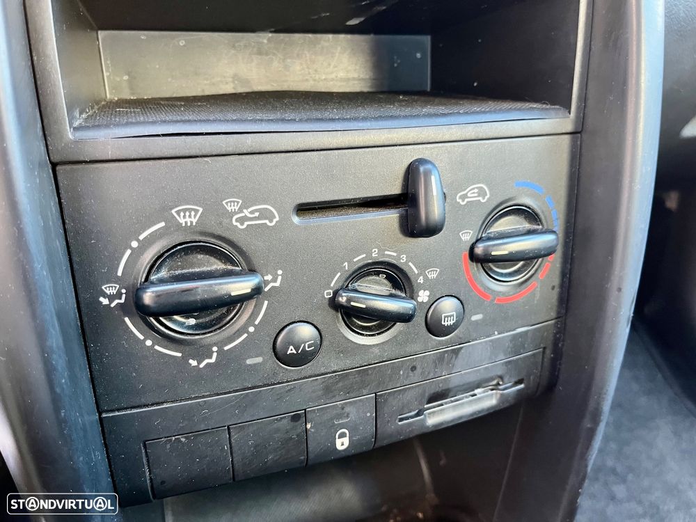 Peugeot 207 1.4 16V Trendy - 38