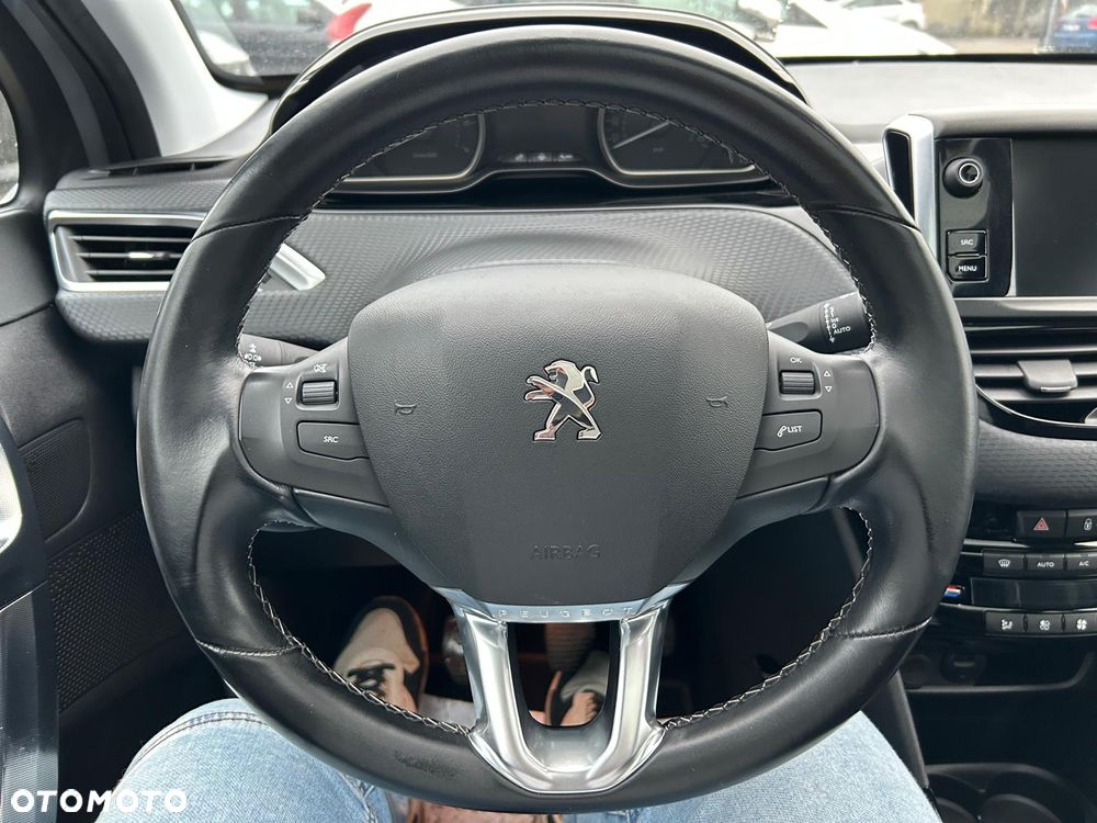 Peugeot 2008 1.2 Pure Tech Allure S&S - 30