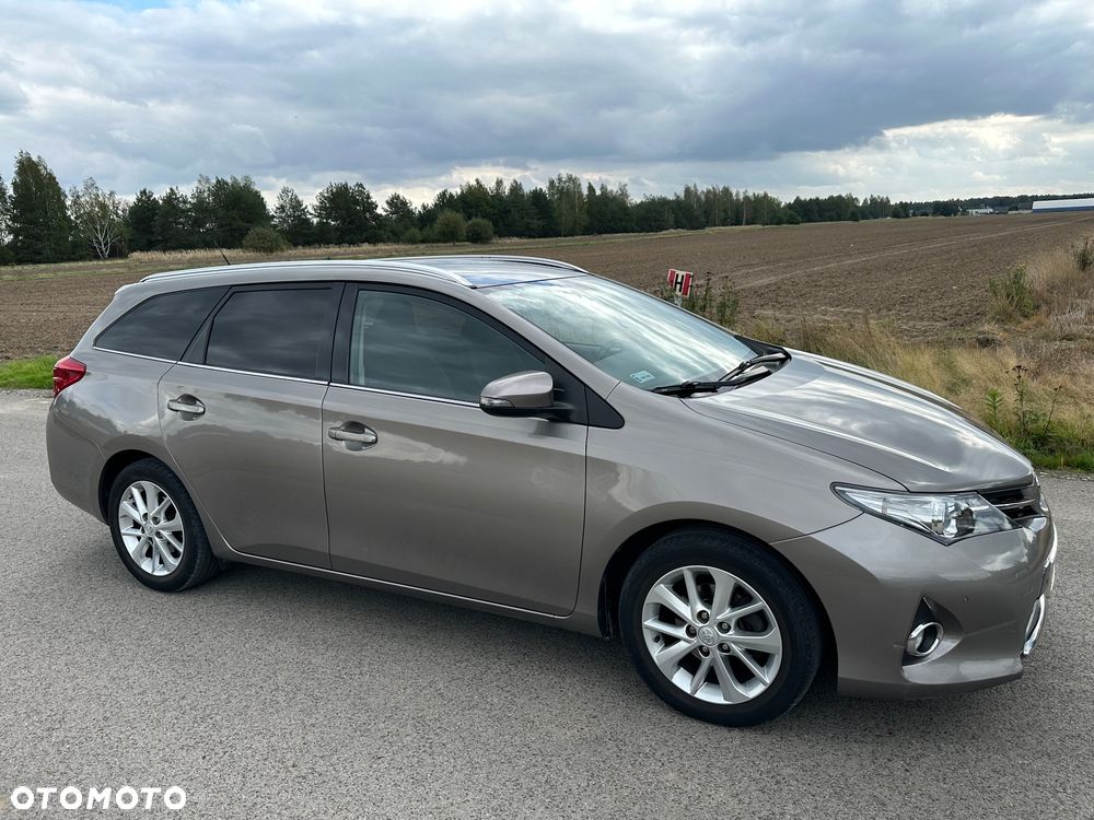Toyota Auris 1.6 Premium - 12