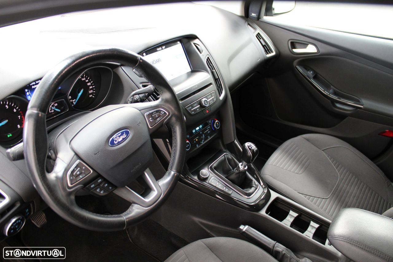 Ford Focus - 11