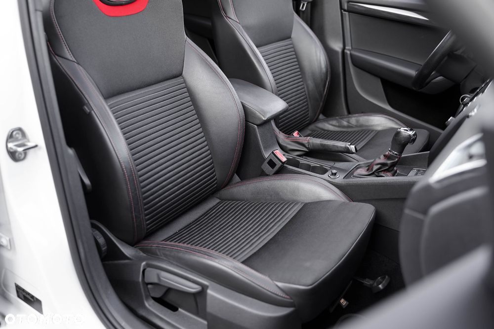 Skoda Octavia 2.0 TDI RS DSG - 19