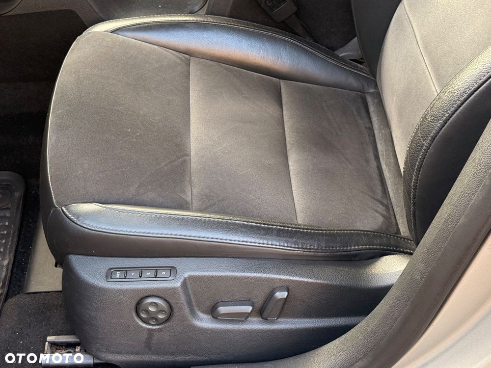 Skoda Superb 2.0 TDI L&K DSG - 9