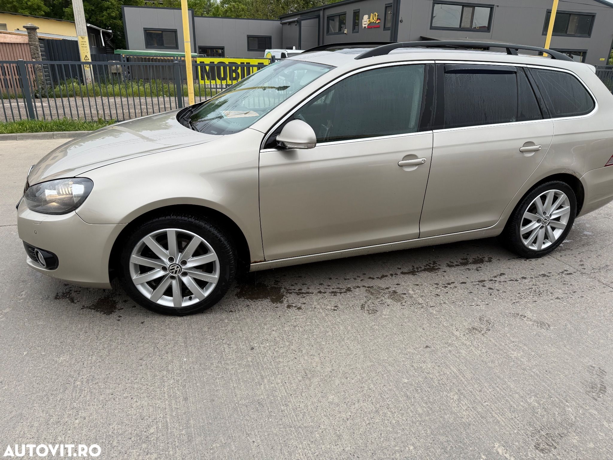 Volkswagen Golf 2.0 TDI Highline - 1