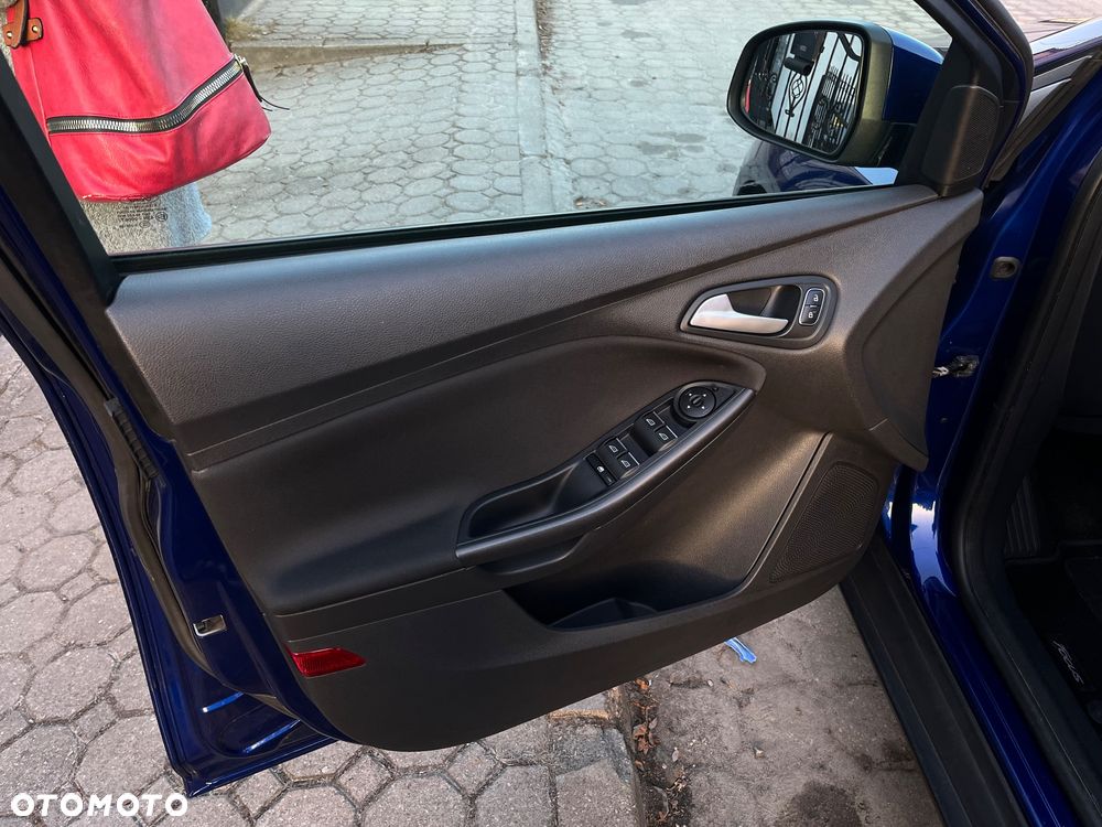 Ford Focus 1.0 EcoBoost Start-Stopp-System COOL&CONNECT DESIGN - 19
