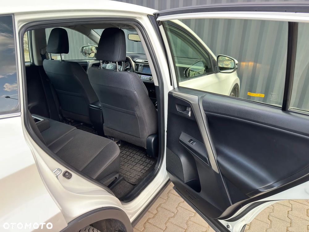 Toyota RAV4 2.0 D-4D Active 4x2 - 21