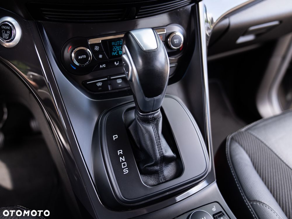 Ford Kuga - 36