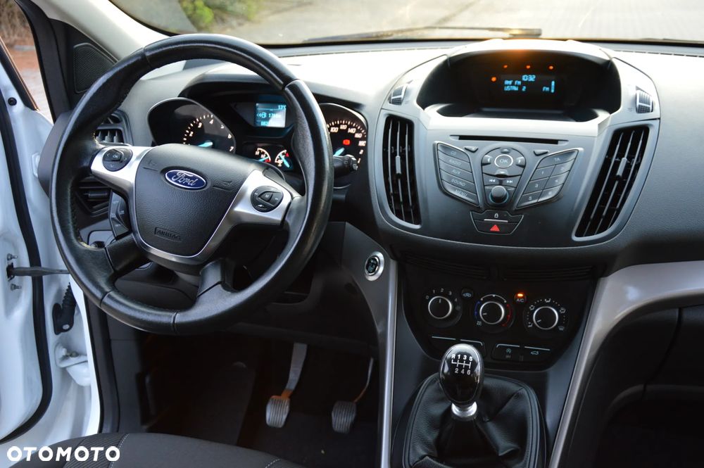 Ford Kuga 1.5 EcoBoost 2x4 SYNC - 16