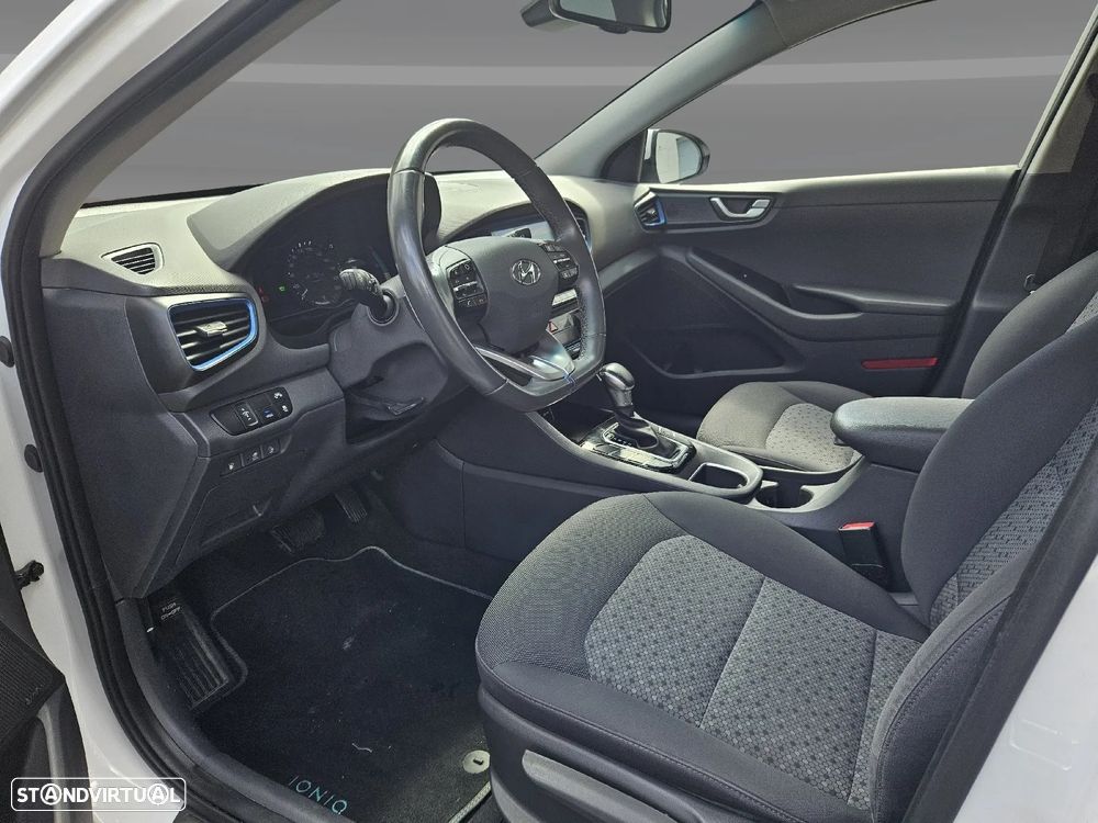 Hyundai Ioniq 1.6 GDI PHEV Tech - 34