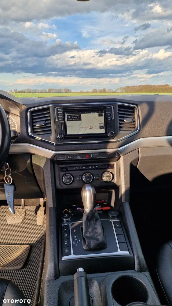 Volkswagen Amarok - 22