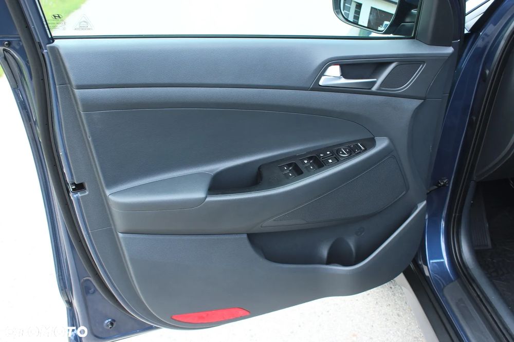 Hyundai Tucson blue 1.7 CRDi 2WD Style - 31