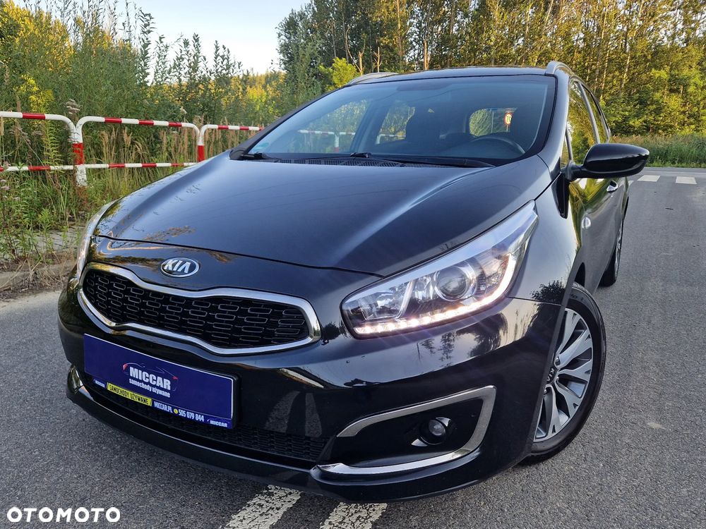 Hyundai i30 blue Kombi 1.6 GDi Style