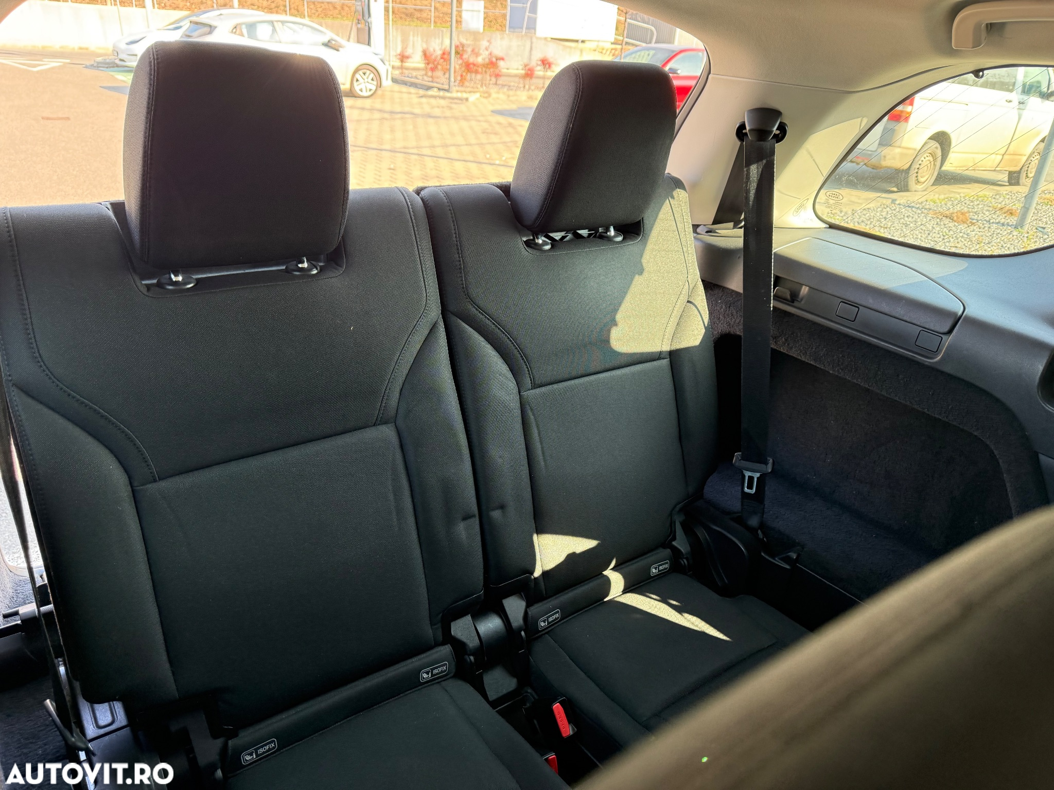 Land Rover Discovery 2.0 L TD4 HSE - 12