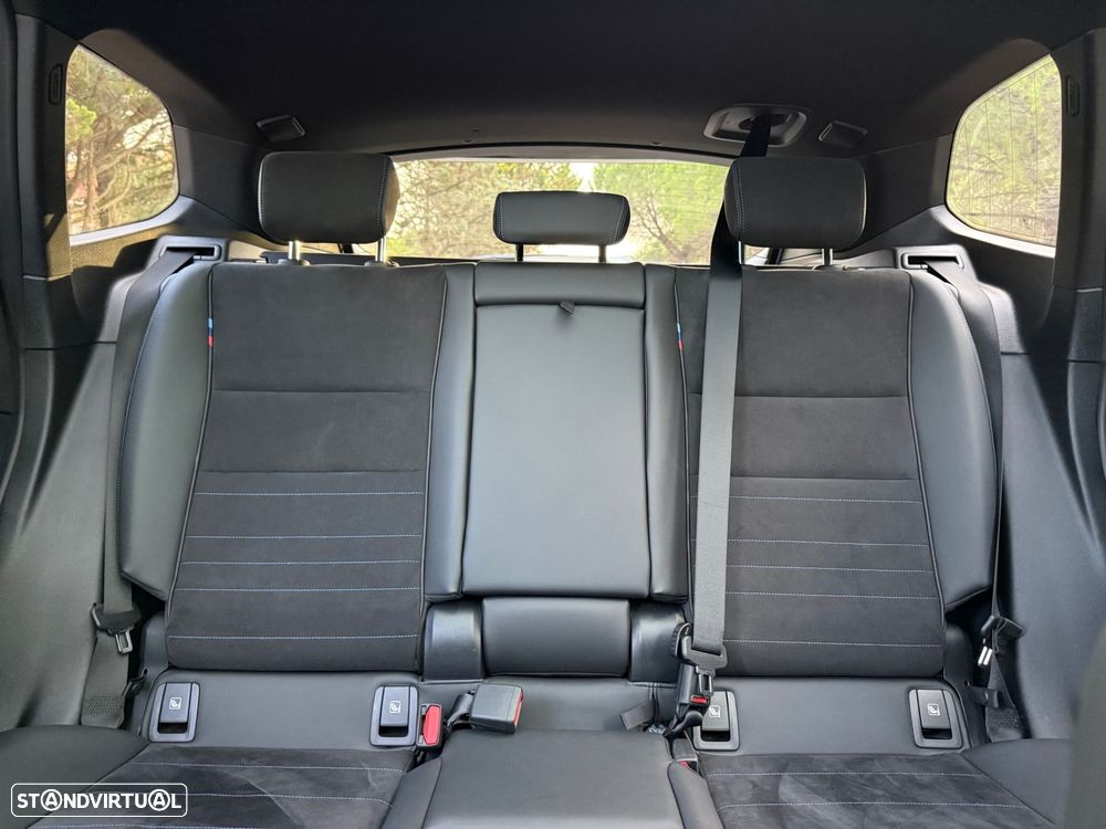BMW iX1 eDrive20 Pack Desportivo M - 29