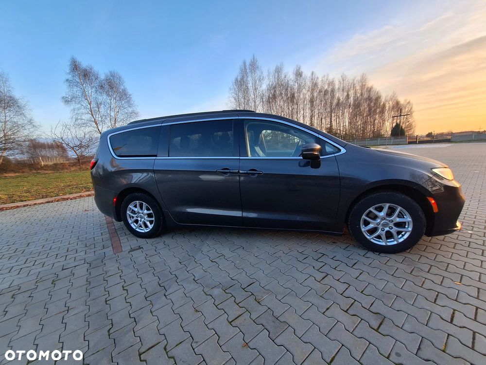 Chrysler Pacifica - 6