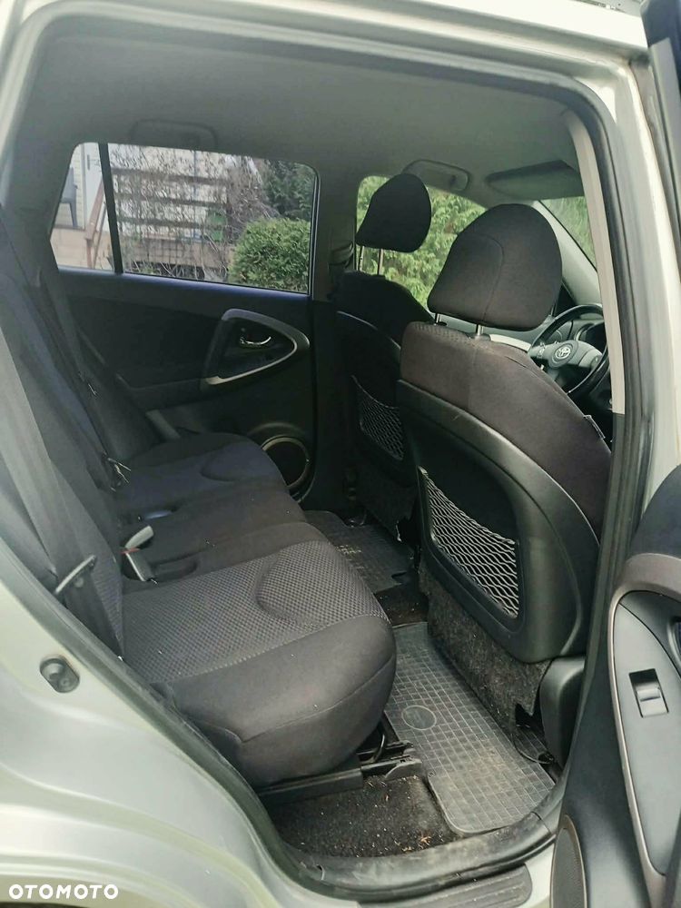 Toyota RAV4 2.2 D-4D 4x4 - 11