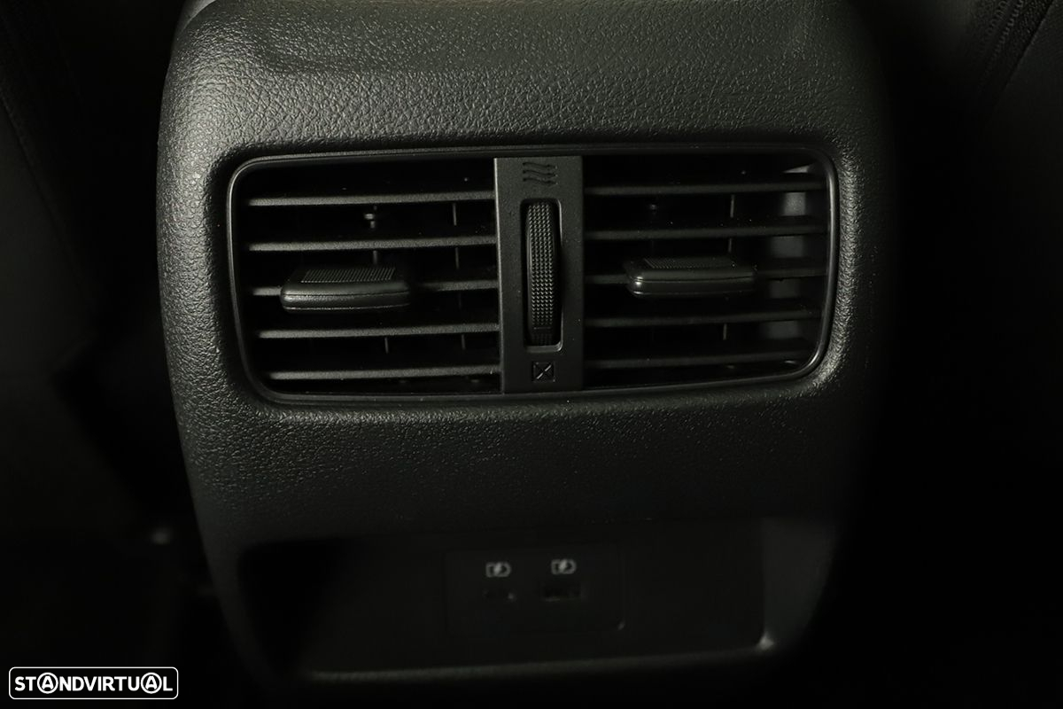 Nissan Qashqai 1.3 DIG-T N-Connecta LED - 23