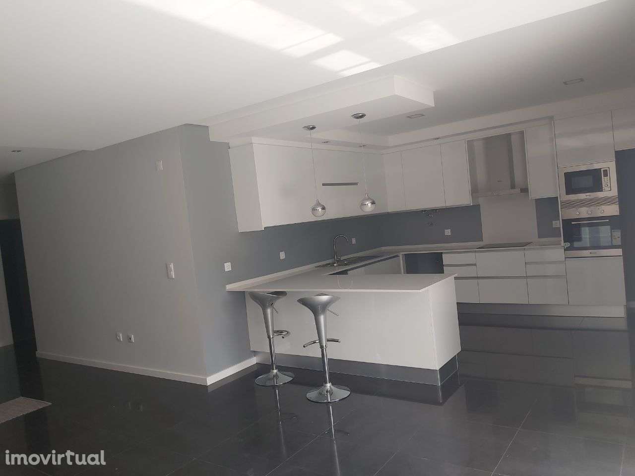 Moradia Isolada Térrea com 4 Ass. Piscina - Grande imagem: 5/21