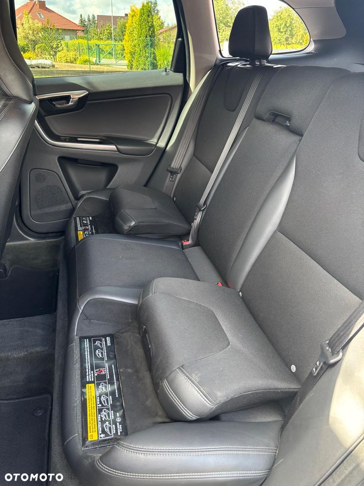 Volvo XC 60 D3 Momentum - 11