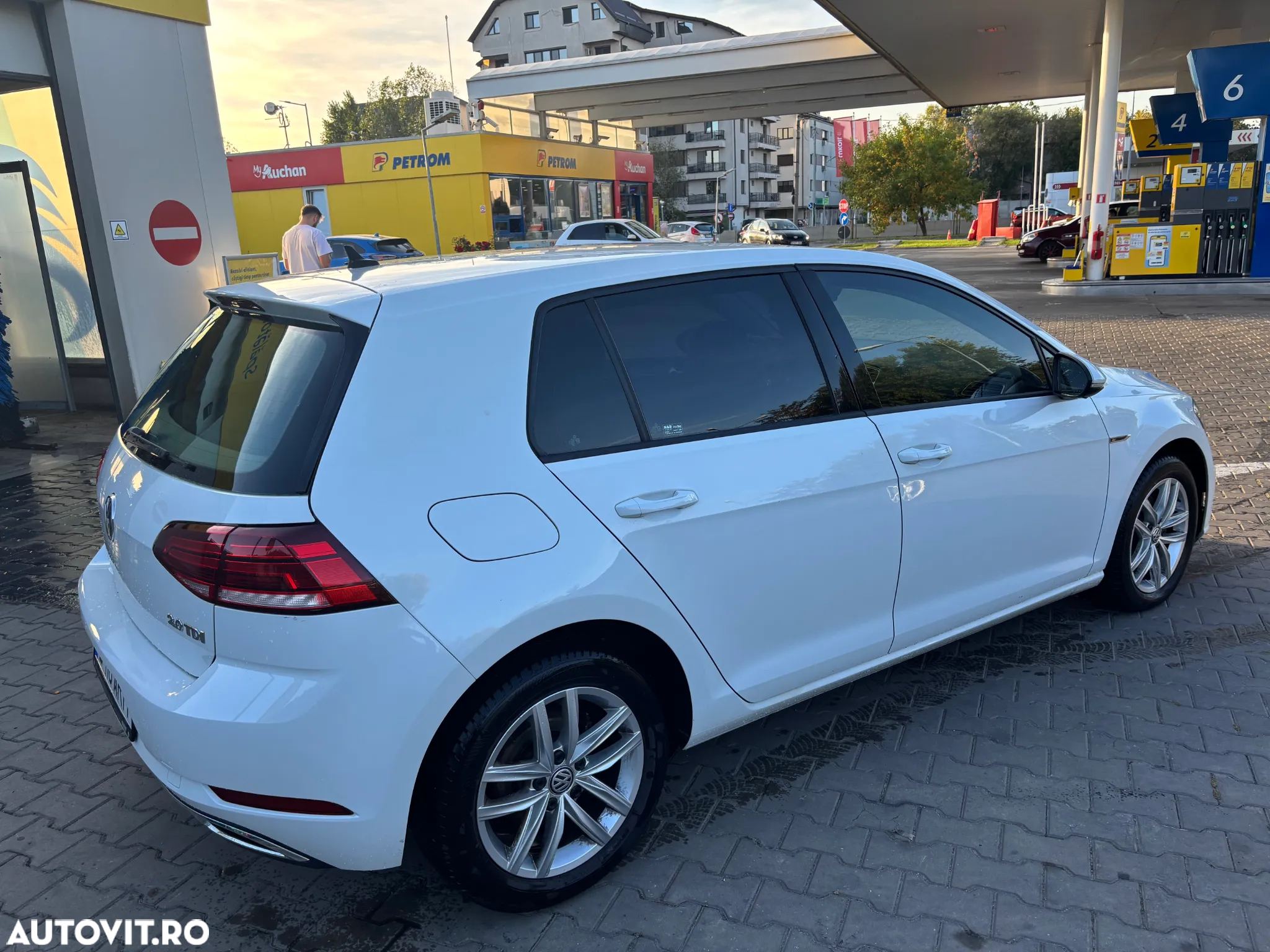 Volkswagen Golf 2.0 TDI DSG Highline - 4