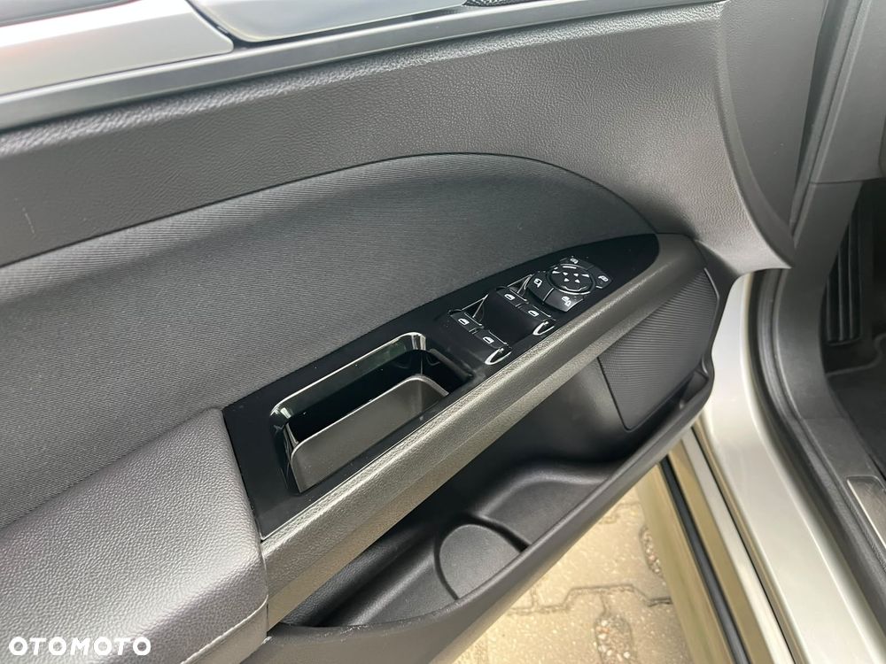 Ford Mondeo 2.0 TDCi Titanium - 27