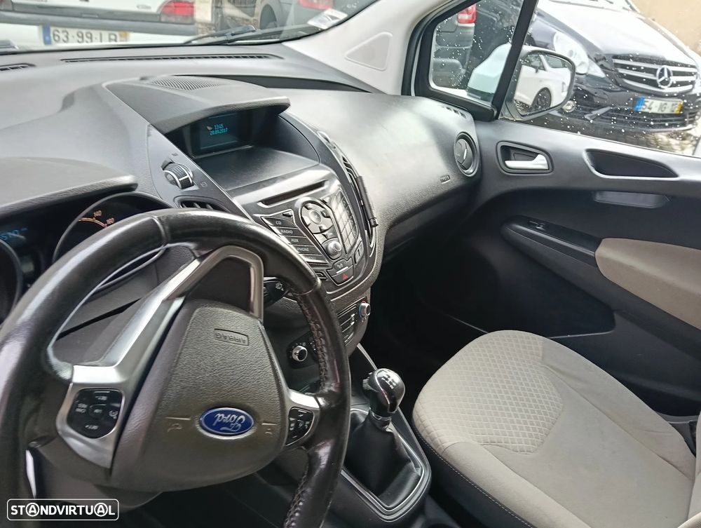 Ford Tourneo Courier 1.5 TDCi Titanium - 13