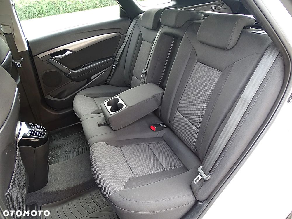 Hyundai i40 i40cw 1.7 CRDi Fifa World Cup Edition - 31