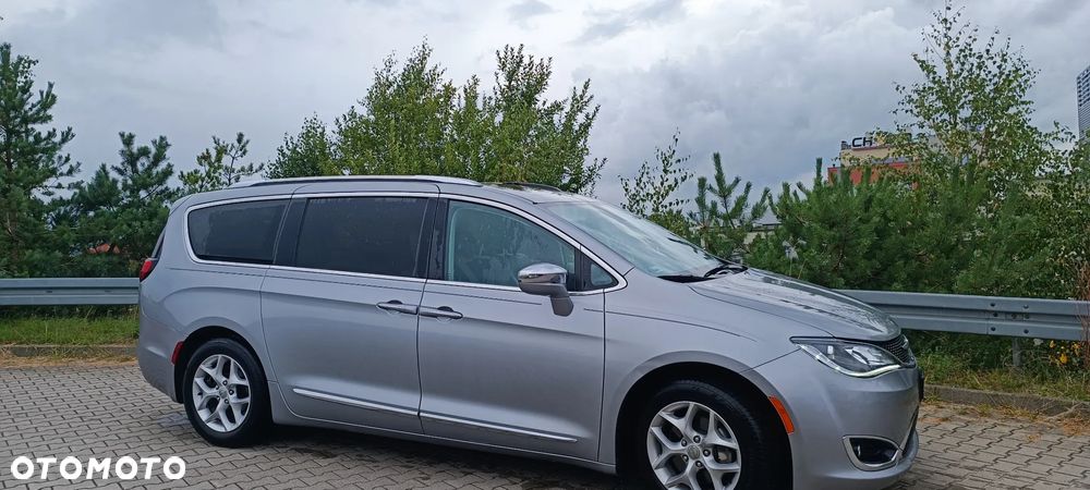 Chrysler Pacifica - 22
