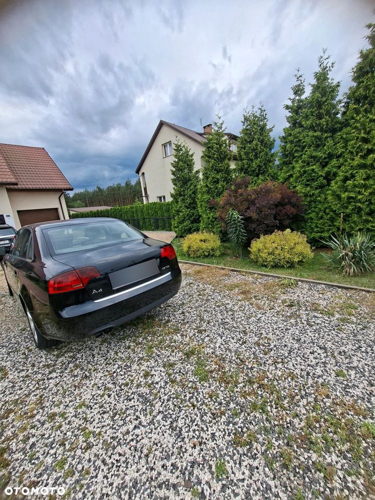 Audi A4 Limousine - 5