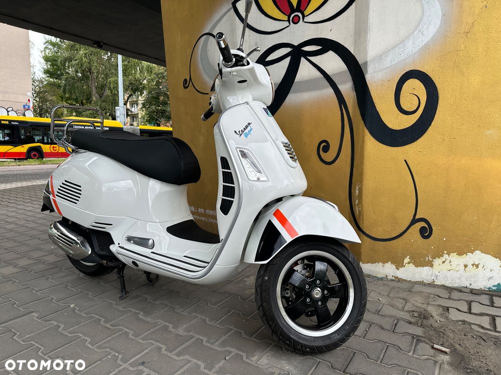 Vespa GTS - 1