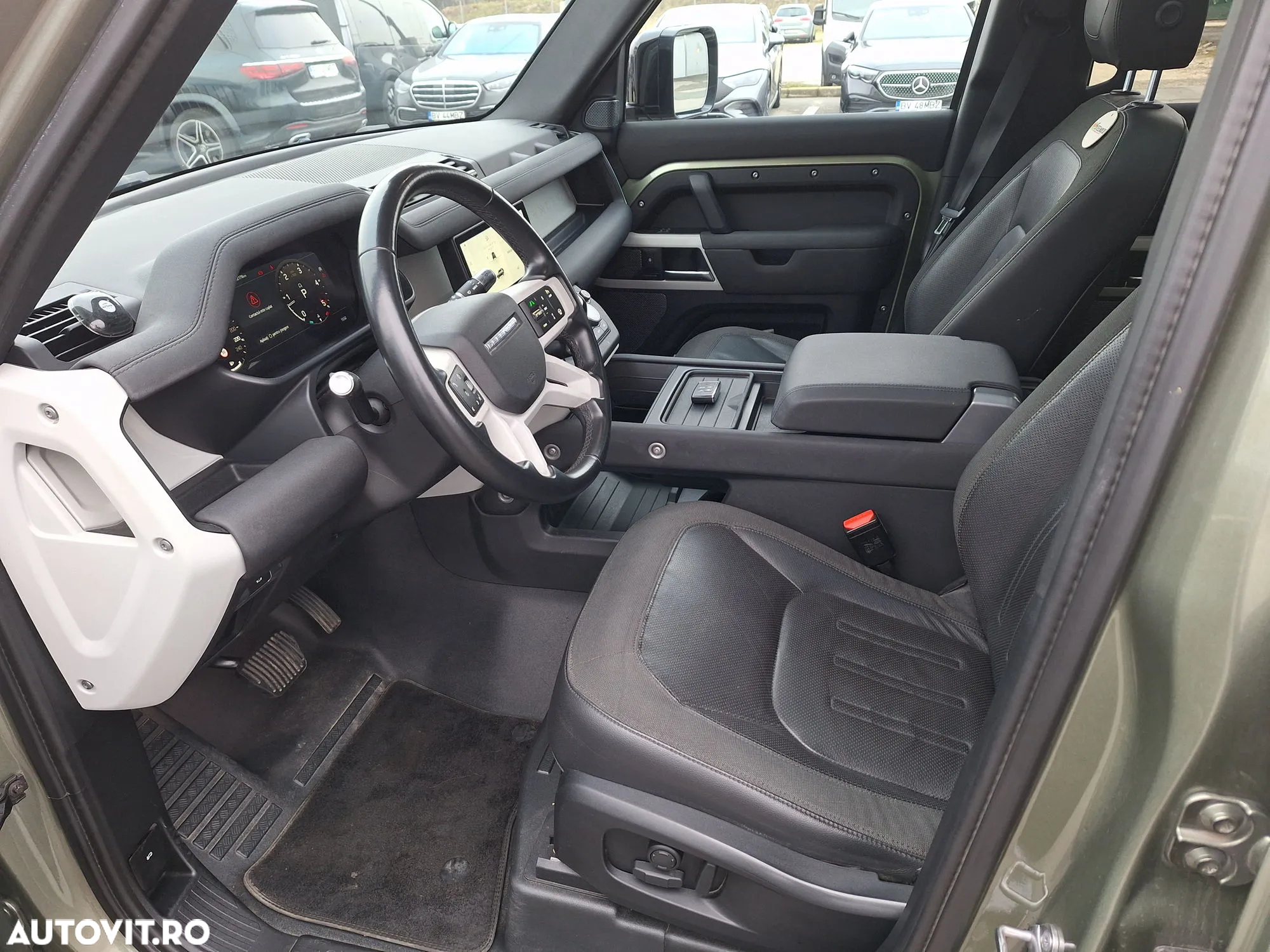 Land Rover Defender 110 2.0L D240 SE - 9