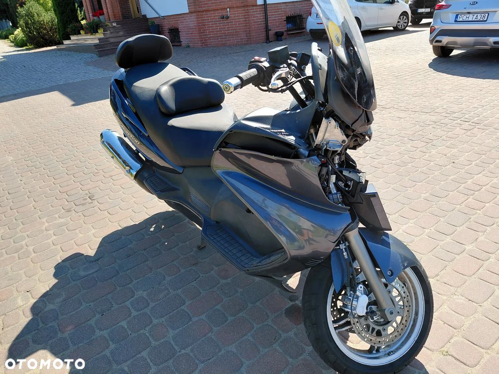 Suzuki Burgman - 7
