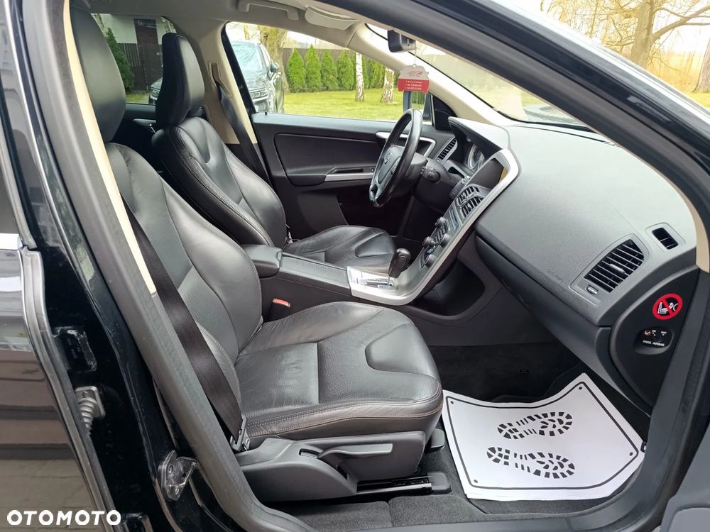 Volvo XC 60 D4 Geartronic Momentum - 33